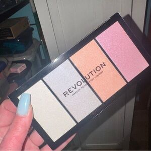 Revolution reloaded lustre lights palette